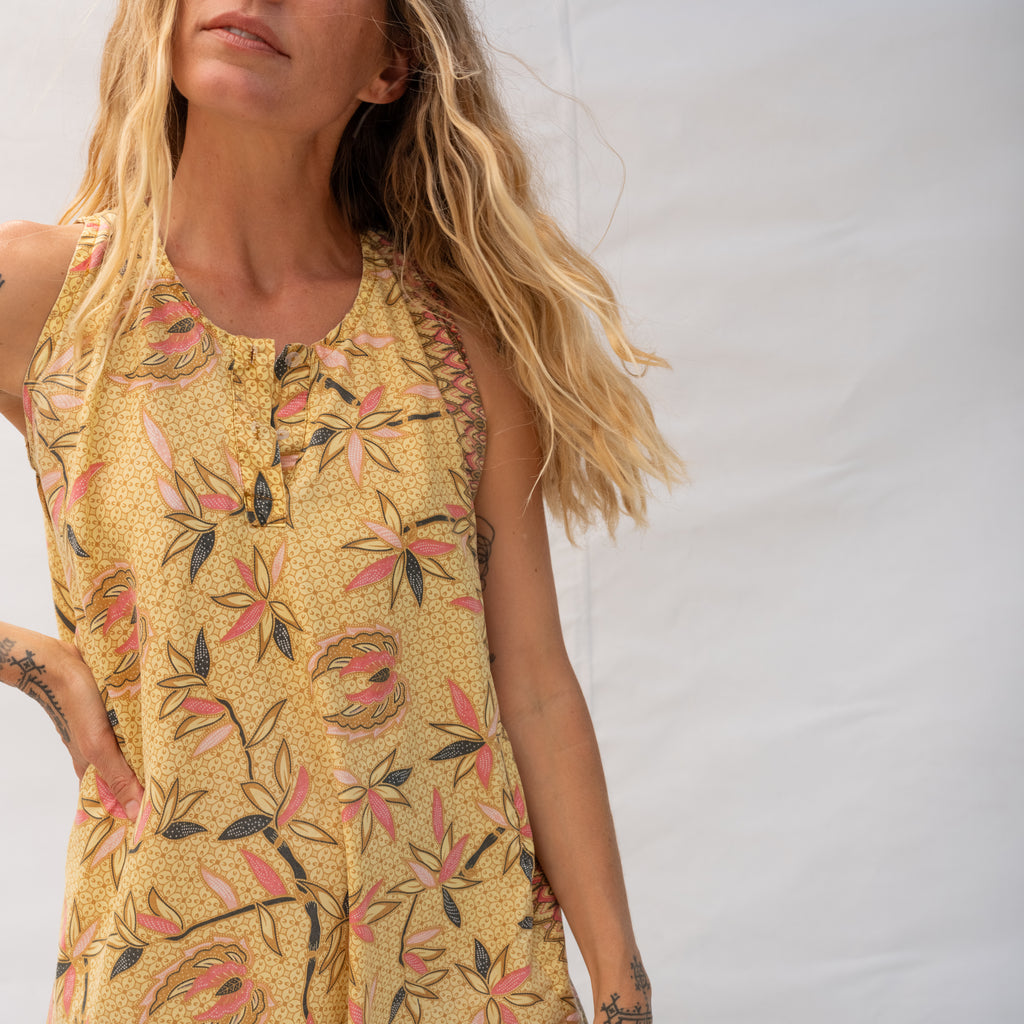 Vintage Sleeveless Floral Dress