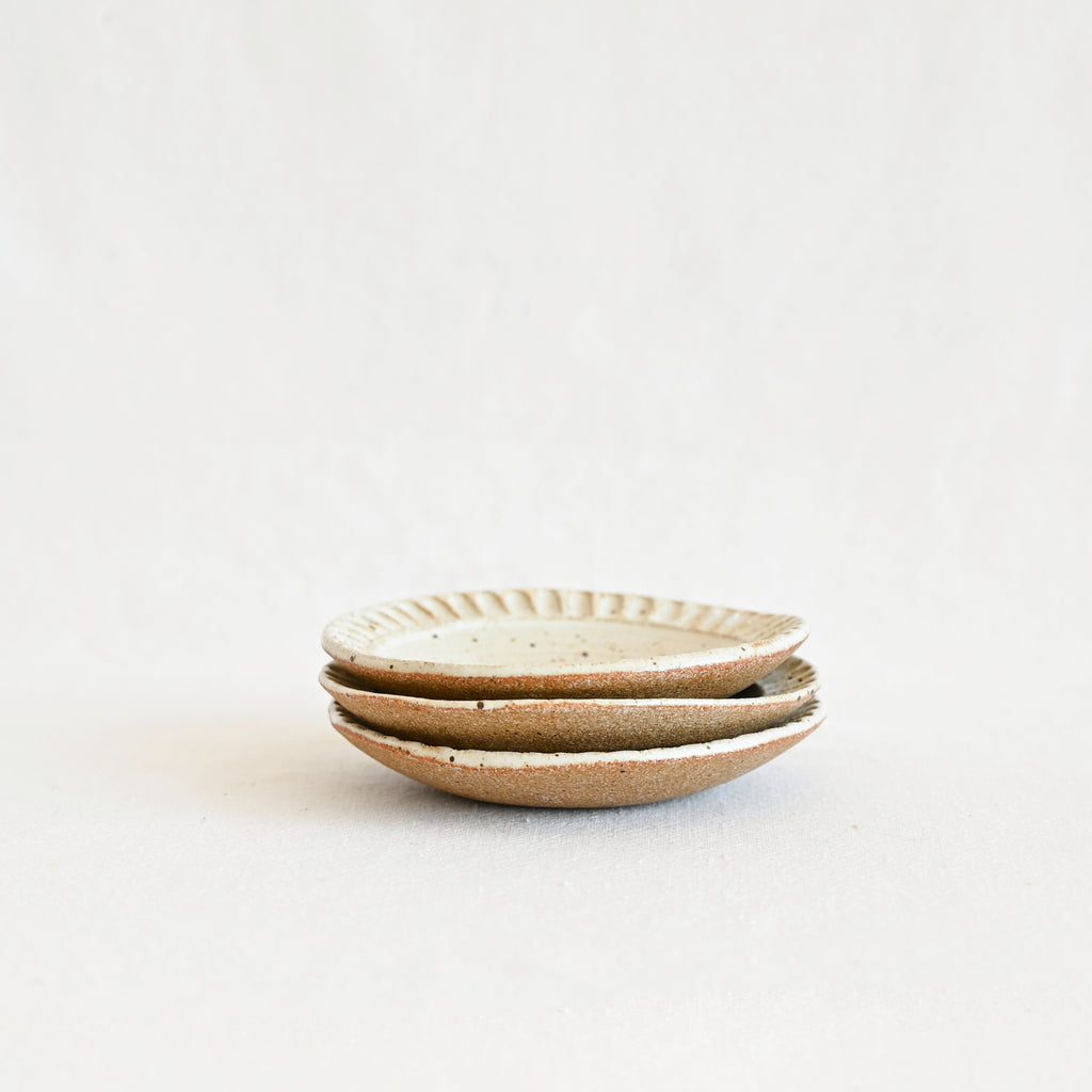 Fluted Mini Carved Plate - 4"