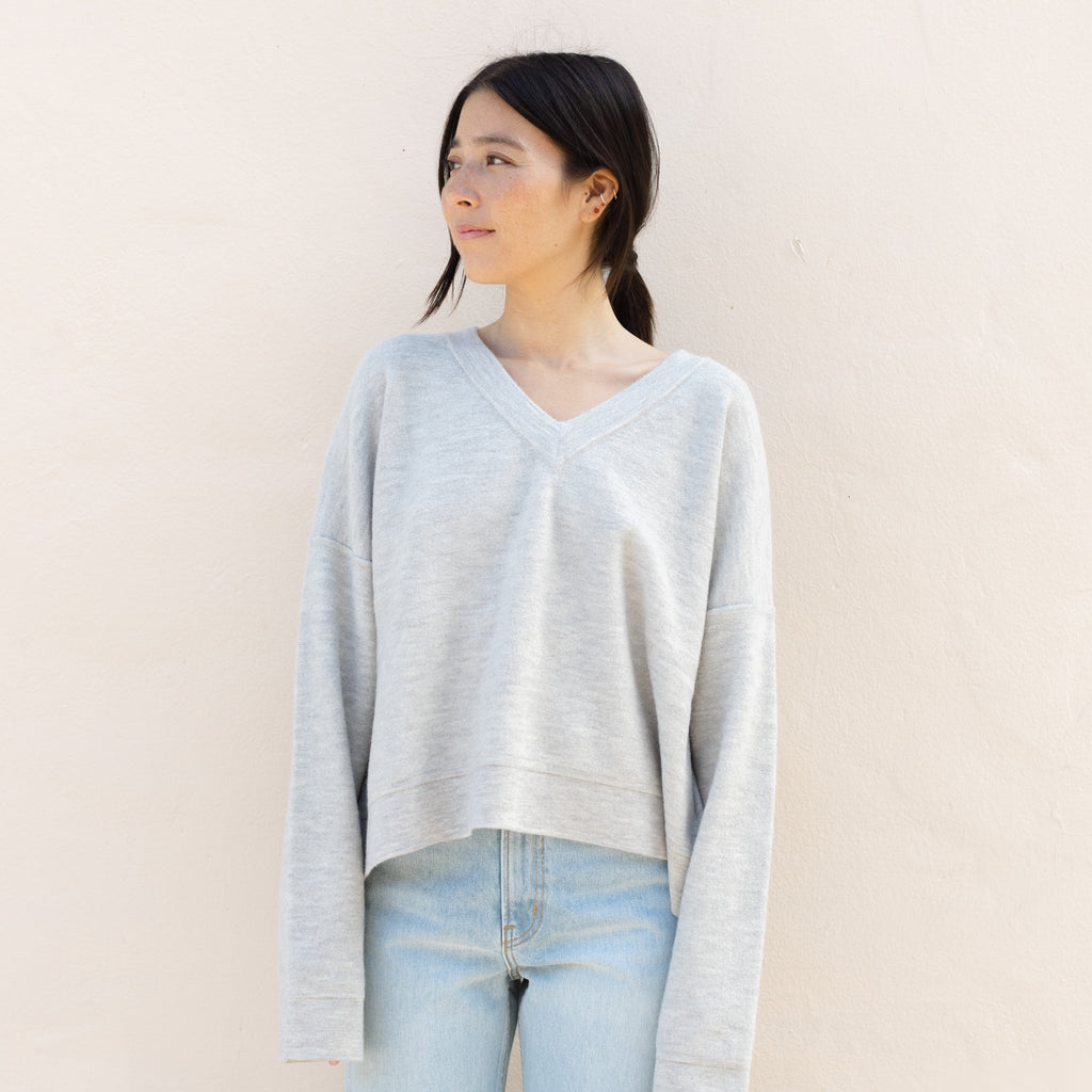 Wide V Neck - Carrara