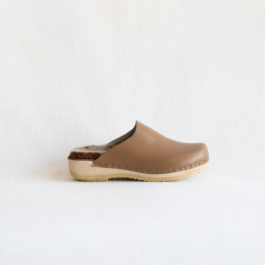 No.6 Contour Clog with Shearling on Flat Base - Khaki and Brown Brisa