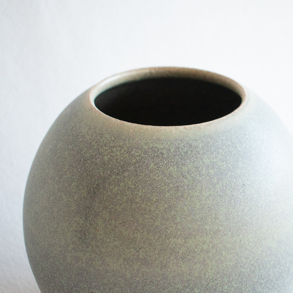 Orb Vase - Mineral