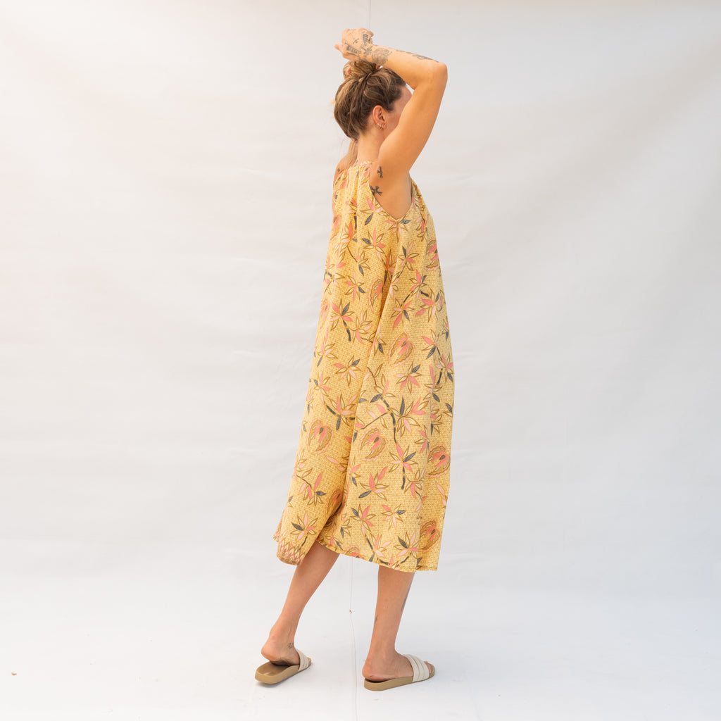 Vintage Sleeveless Floral Dress