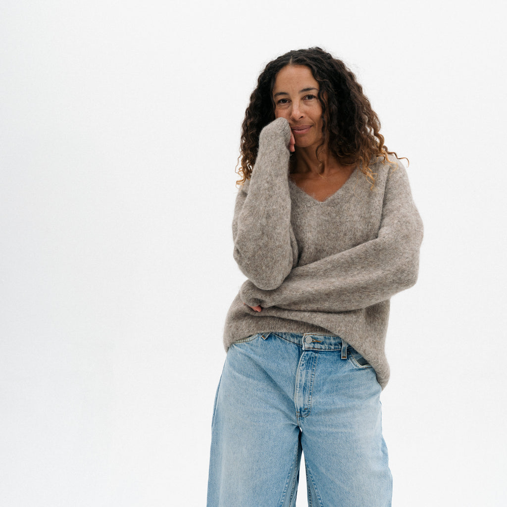 Brushed V Neck - Grey Melange