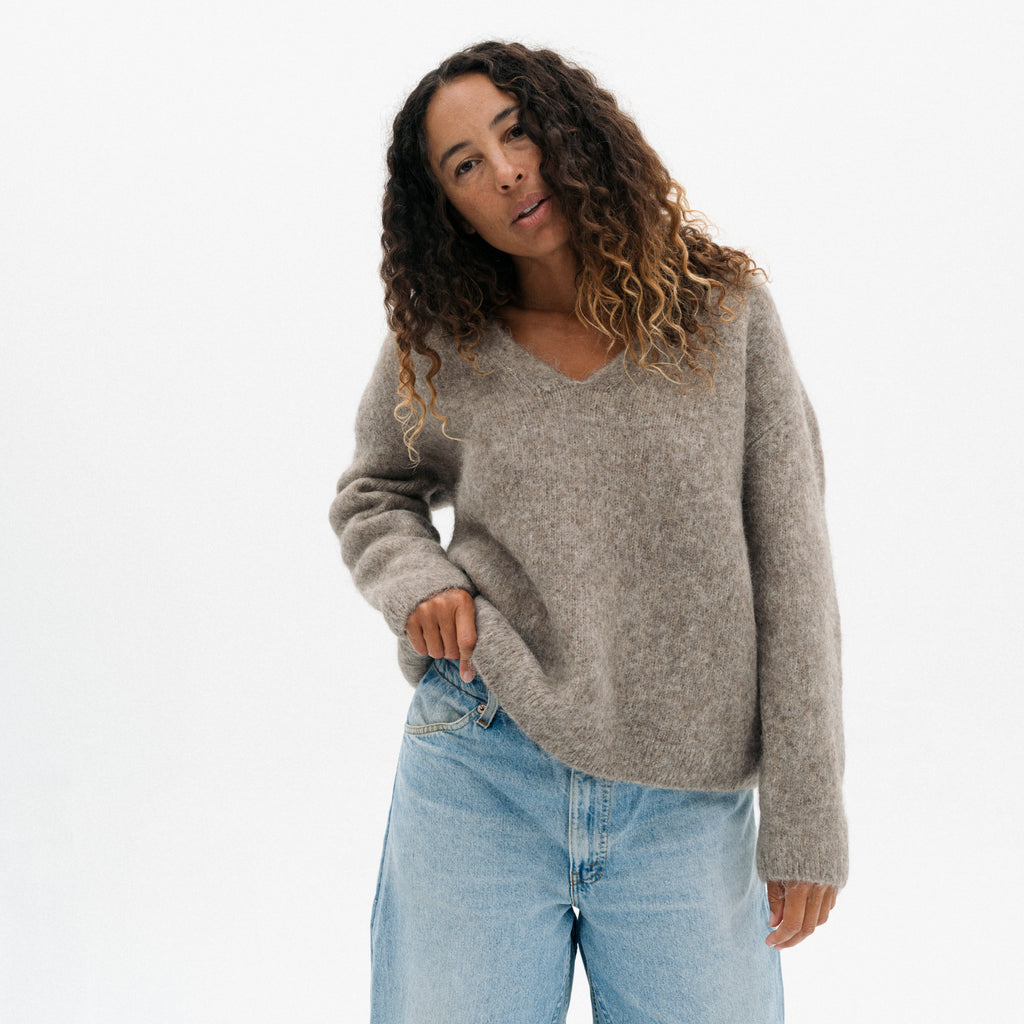 Brushed V Neck - Grey Melange