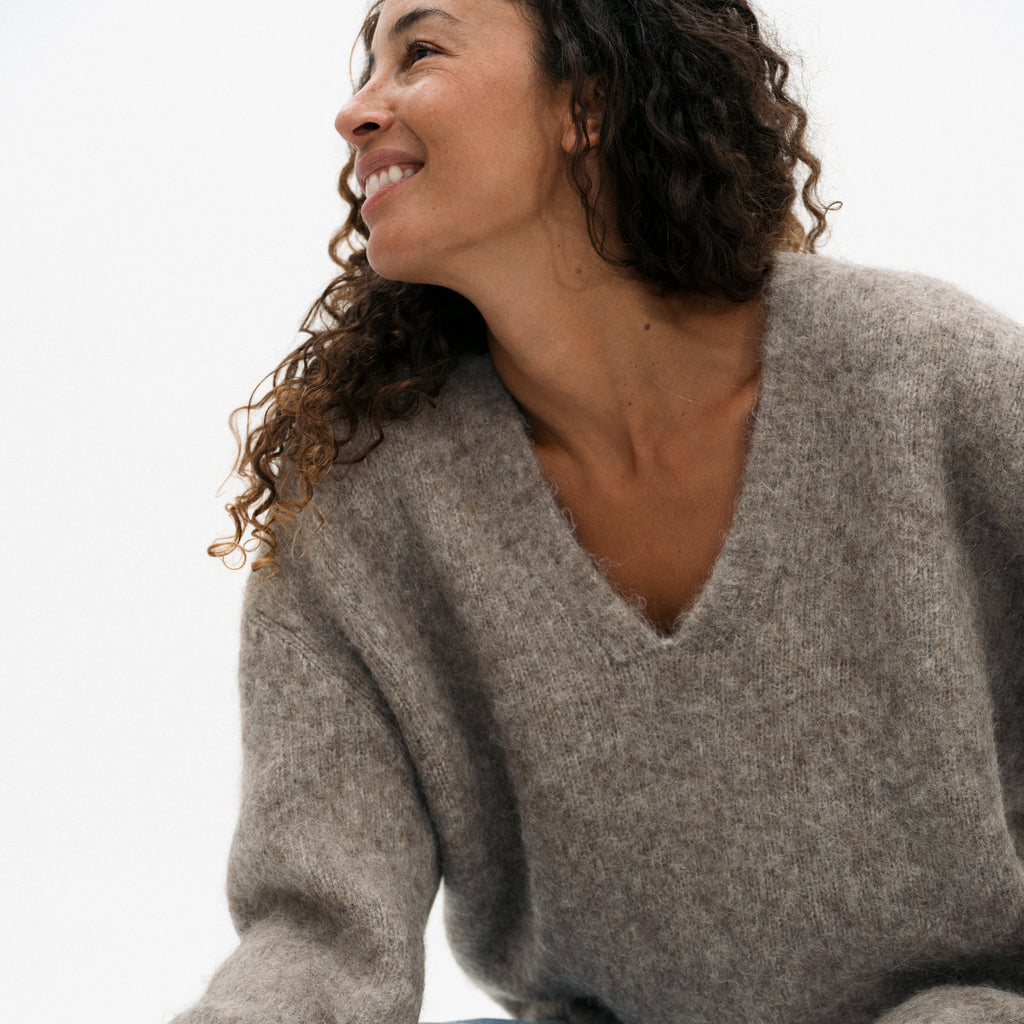 Brushed V Neck - Grey Melange
