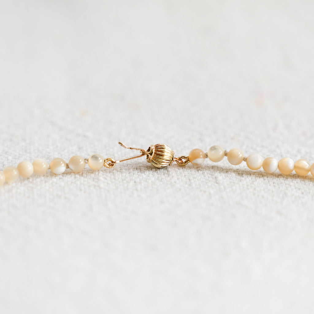 Round Mother of Pearl Necklace