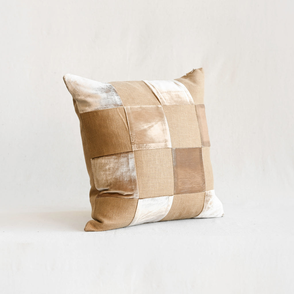 Medium Checkered Velvet Pillow - Roasted