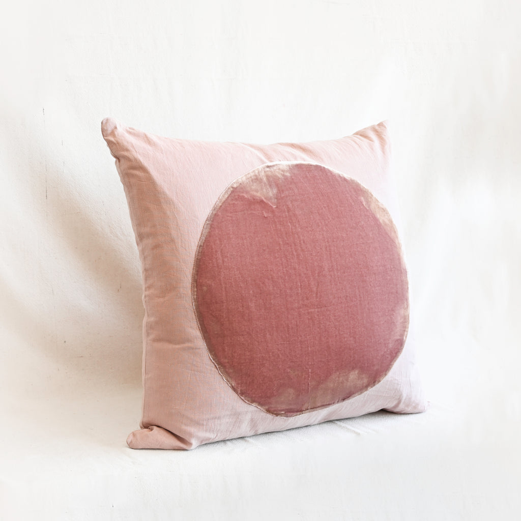 Large Velvet Circle Pillow - Rose