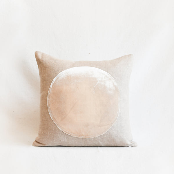 Medium Velvet Circle Pillow - Natural
