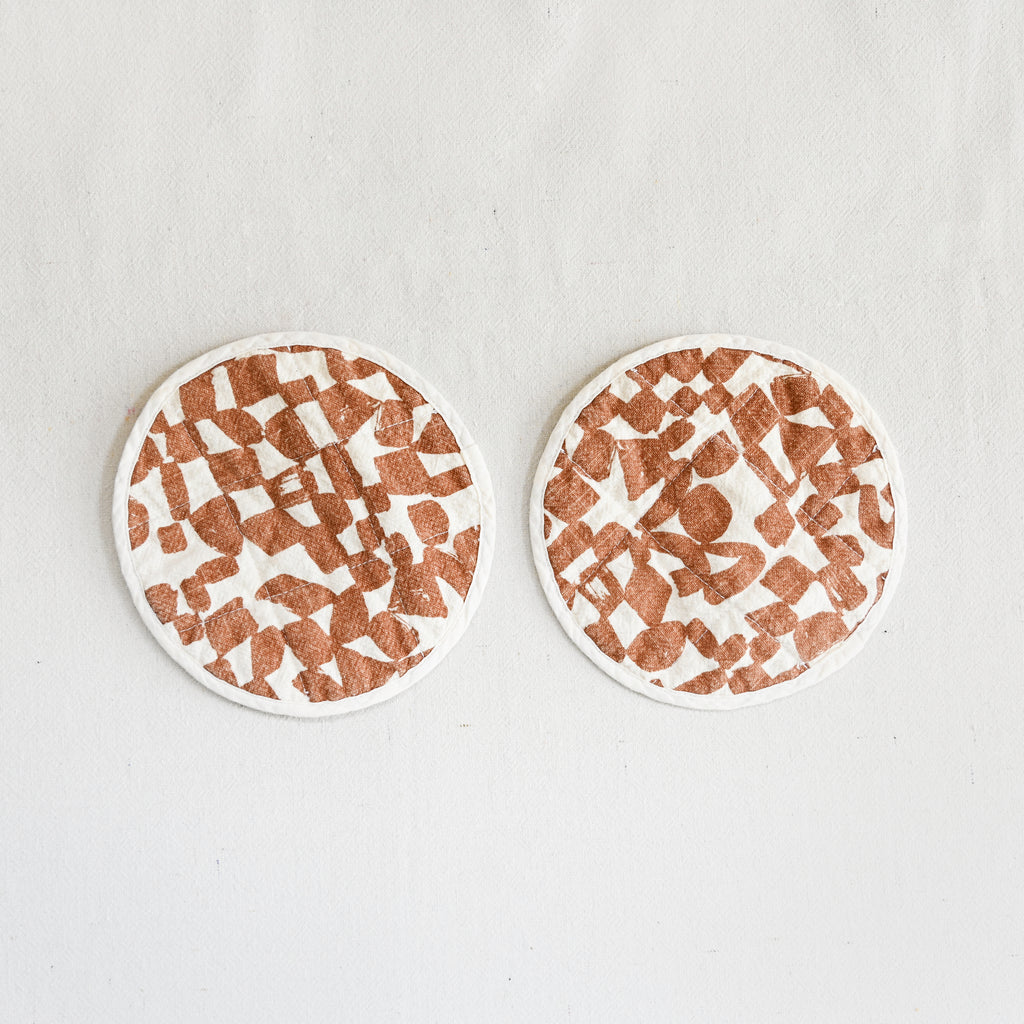 Round Potholder - Checks - Amber - Natural