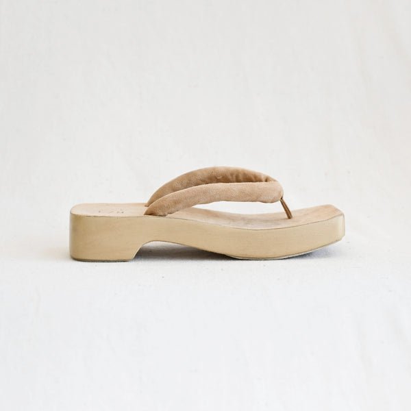 Suede Zori Clog - Sand