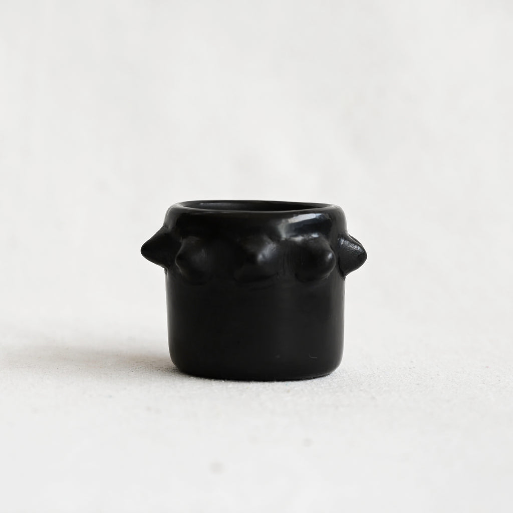 Yalala Spike Shot Glass in Barro Negro